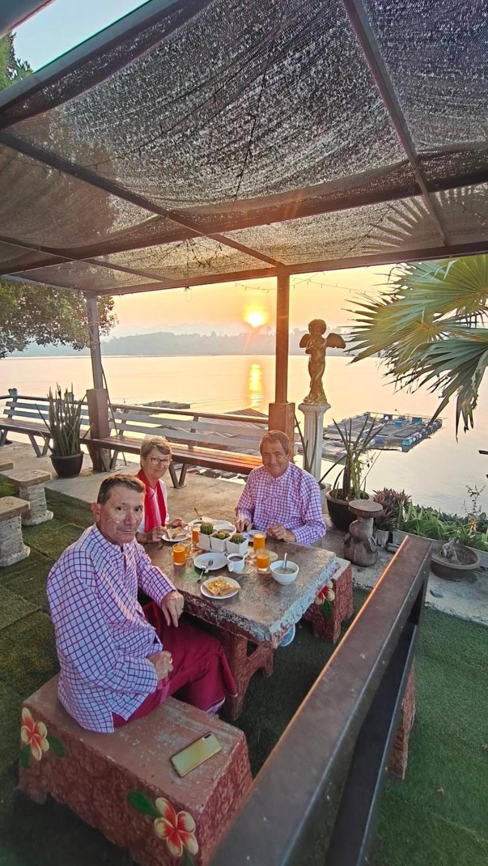 Baan Dongsak River View Szangkhlaburi Kültér fotó